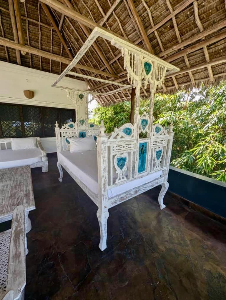 White Nyumba Malindi
